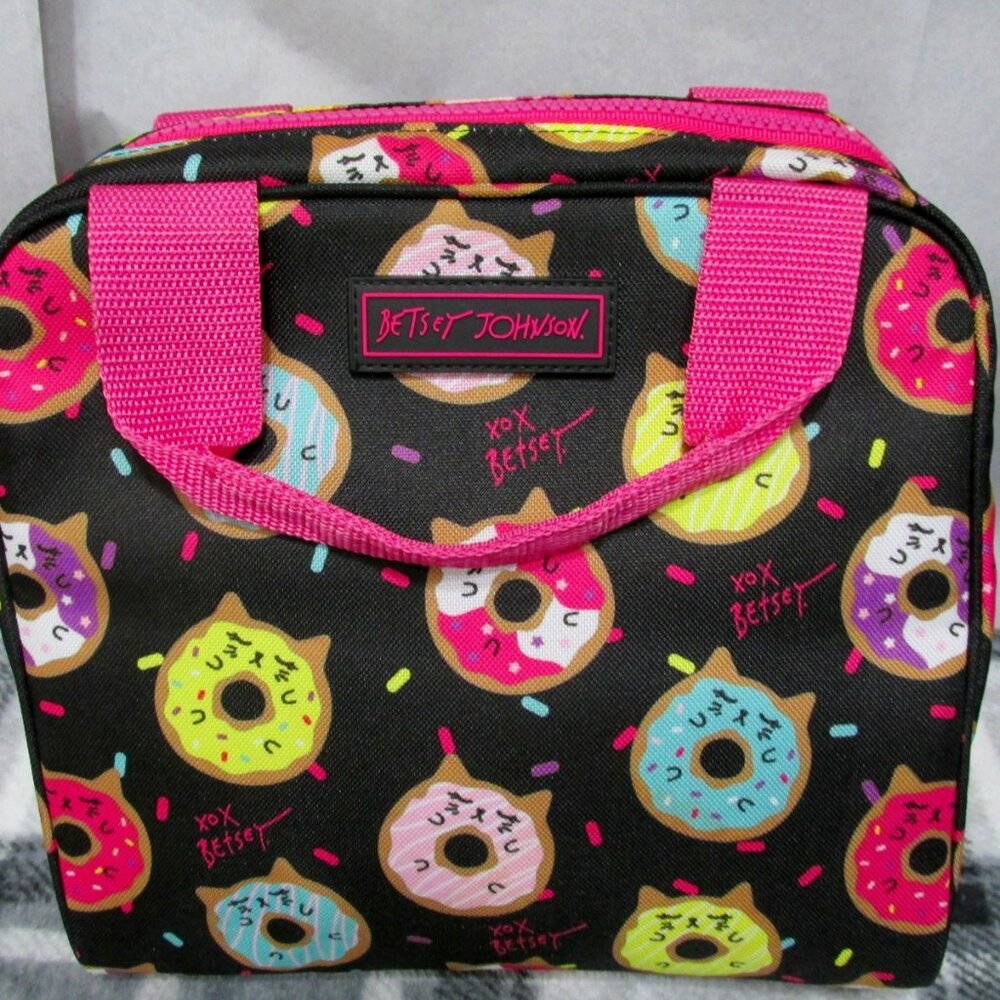 P639-NWOT Betsey Johnson Cat Donut Insulated Lunch Bag